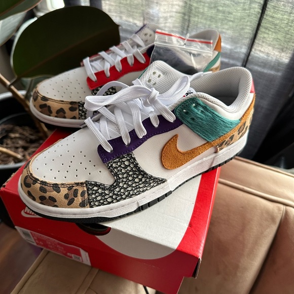 Nike Dunks - Picture 2 of 5